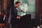 dennis quaid en pleine conference
