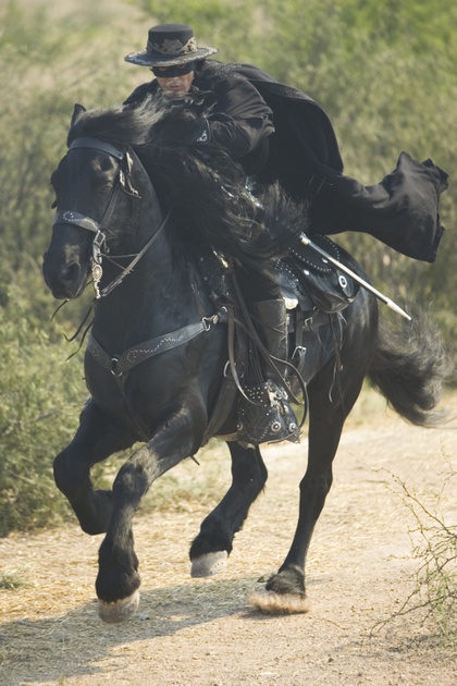antonio-banderas-a-cheval-jpg