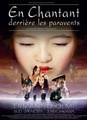 En chantant derrière les paravents
