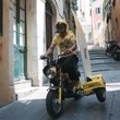 Jean Dujardin en scooter