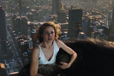 naomi watts dans la main de king kong - King Kong