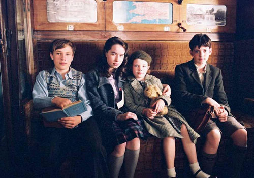 peter susan lucy edmun - Le Monde De Narnia - Chapitre 1