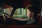 freddie highmore conduit la voiture