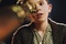 freddie highmore regarde au telescope