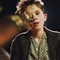 freddie highmore regarde au telescope - Arthur et les Minimoys 