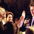 hugh grant dans la foule - Le Come Back