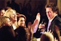 hugh grant dans la foule - Le Come Back
