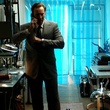 nicolas cage dans son bureau