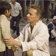 edward norton soigne un enfant