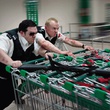 nick-frost-simon-pegg-dans-le-centre-commercial-jpg