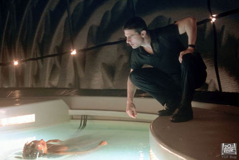 tom cruise demandant de l aide a samantha morton