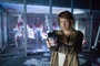 milla jovovich dans le laboratoire