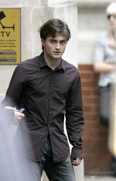 daniel radcliff sur le tournage du film harry potter et les reliques de la mort part 1