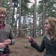 rupert grint et emma watson dans la foret
