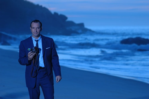 Jean Dujardin sur la plage