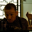 dany boon devant une grenade