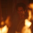 tomer sisley dans les flammes