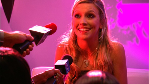 katie cassidy - Live !