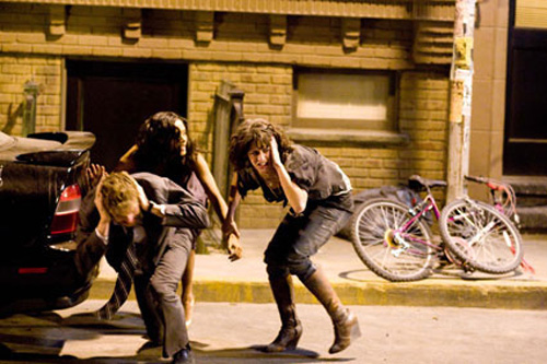 lizzy caplan - Cloverfield (06-02-08)