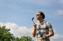 jim carrey jouant au golf