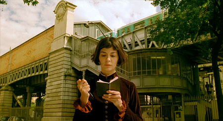 audrey tautou devant le metro aerien