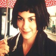 audrey tautou sous un parapluie