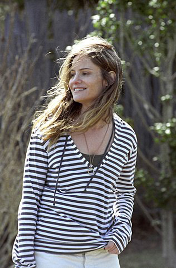 jennifer jason leigh - Margot va au mariage