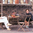 hugh grant et julia roberts en terasse