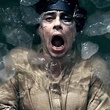 benicio del toro dans de l eau gel  e
