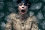 benicio del toro dans de l eau gel  e