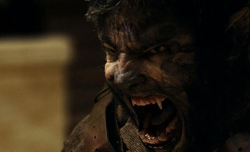 la transformation de benicio del toro en loup garou