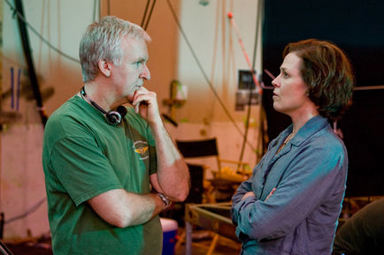 réalisateur james cameron et sigourney weaver