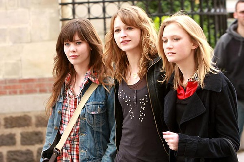 Lou Lesage, Christa Theret et Marion Chabassol