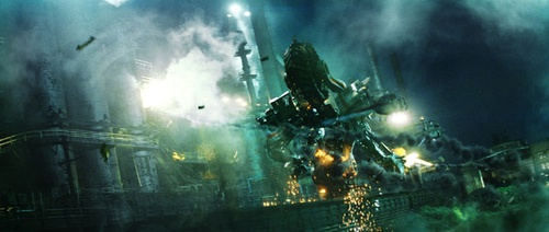 un decepticon dans une usine