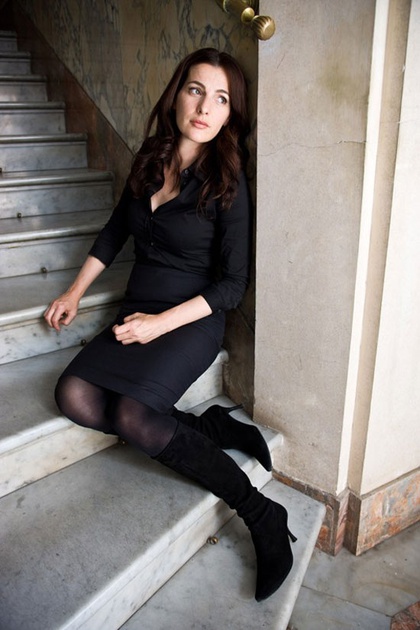 ayelet zurer dans l escalier