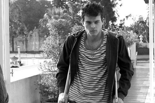 alden ehrenreich en b  quille