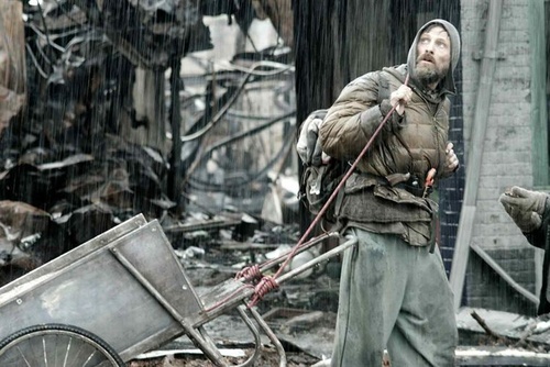 viggo mortensen sous la pluie