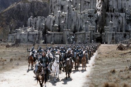 troupes partant du gouffre de helm - Le seigneur des anneaux : Le retour du roi