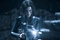 kate beckinsale arme en main