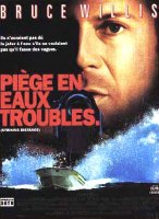 Affiche du film Piège en eaux troubles