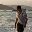 vincent cassel sort de l eau