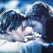 Leonardo DiCaprio et Kate Winslet dans Titanic