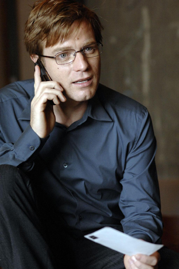 ewan mcgregor 4 - Manipulation