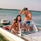 claudine-auger-et-sean-connery-dans-un-bateau-jpg - Opération Tonnerre 