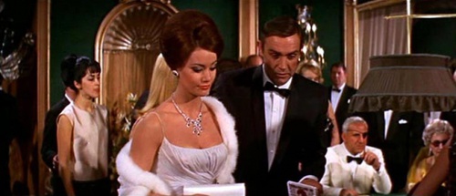 claudine-auger-et-sean-connery-jpg