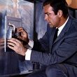 sean-connery-ouvre-un-coffre-png