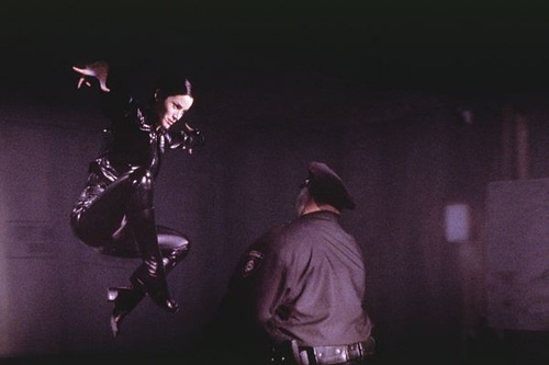 carrie anne moss au combat