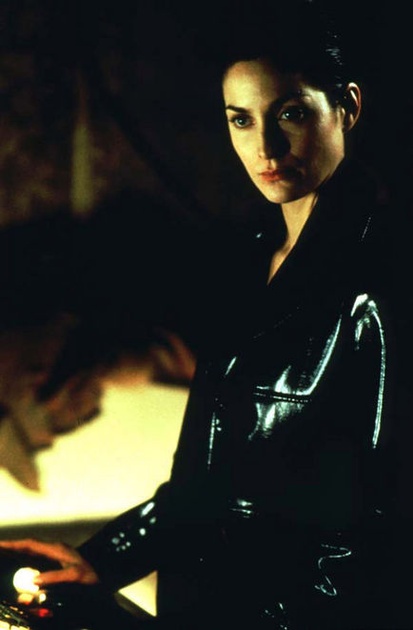 carrie anne moss