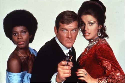 gloria-hendry-roger-moore-jane-seymour-jpg