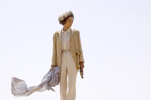 marion cotillard fus  e de d  tresse a la main